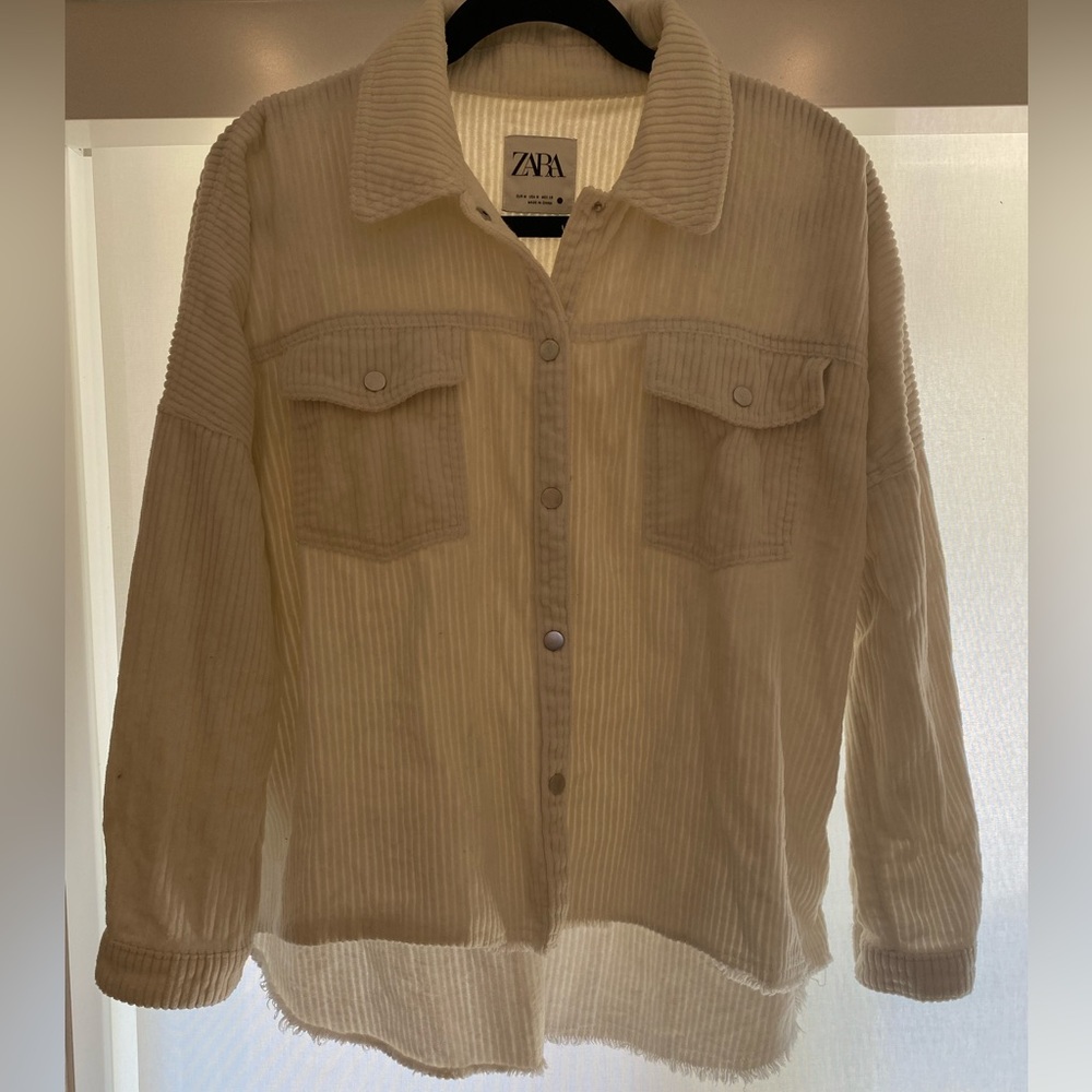 Zara corduroy button down in cream colour. Size M - Picture 1 of 2